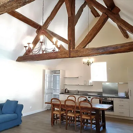 Bed & Breakfast Chateau De Beaulieu 4*