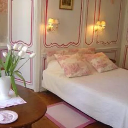 Bed & Breakfast Chateau De Beaulieu 4*