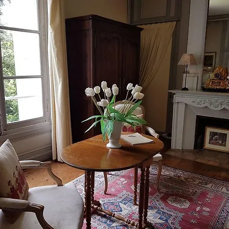 Chateau De Beaulieu Bed & Breakfast