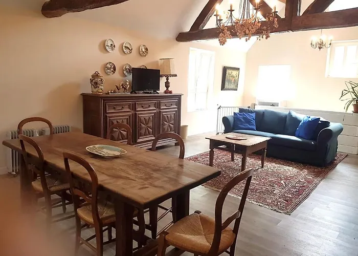 Chateau De Beaulieu לינה וארוחת בוקר 4*