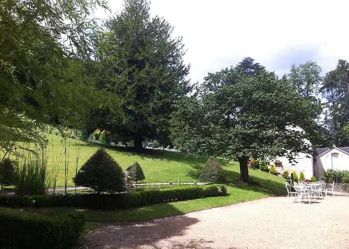 Chateau De Beaulieu לינה וארוחת בוקר 4*