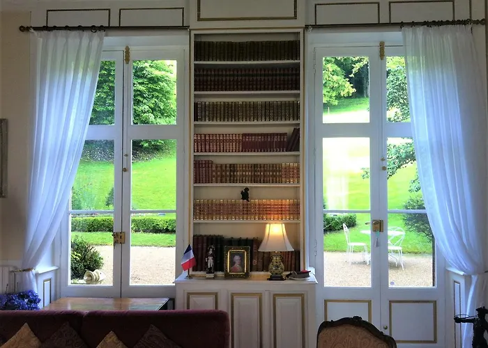 לינה וארוחת בוקר Chateau De Beaulieu